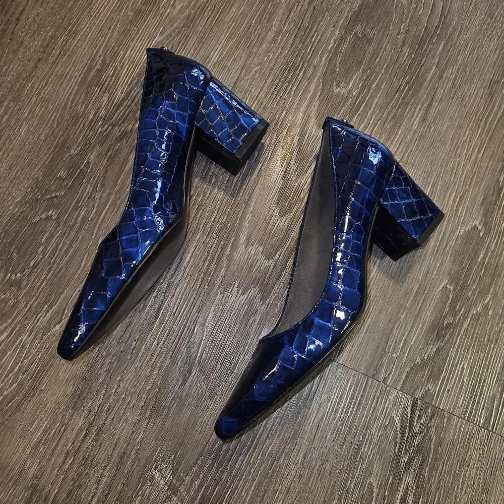 Stuart Weitzman crocodile leather embossed pumps - Picture 2 of 7